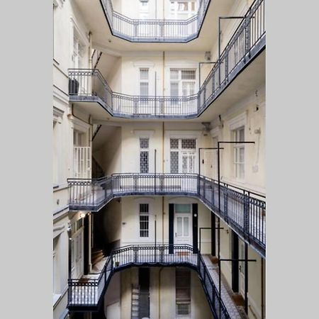 Oktober 6/8 Apartment Budapest Exterior foto